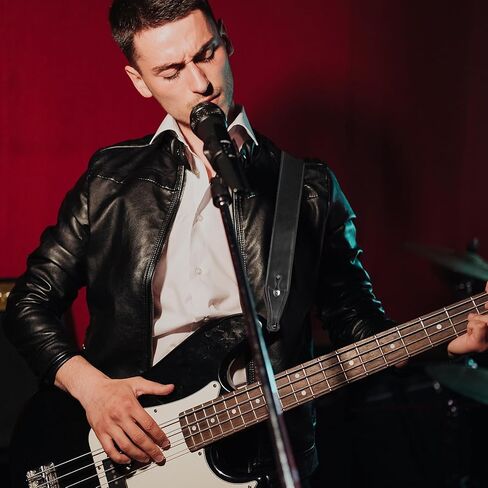 حزام جيتار جلدي، مضاد للانزلاق، كلاسيكي، حزام جلدي ناعم قابل للتعديل للجيتار الصوتي والكهربائي والباس in Kuwait