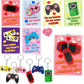 Baysing 30 Pack Valentines Day Gifts for Kids و Valentines Keychain مع البطاقات وجوائز تبادل الفصول الدراسية وفضلات الحفلات ، وبطاقات عيد الحب ، وهدايا عيد الحب المثالية للبنين