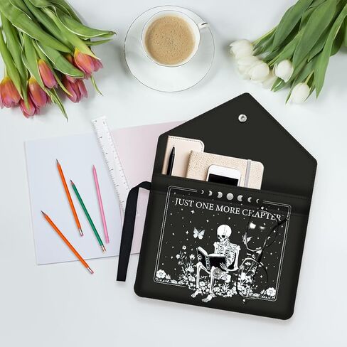 1 PC Book Book Sleeve Cover لمحبي الكتب والقمر والنجمة المطبوعة واقي الكتب القابلة للغسل أكمام كتاب الأكمام مع الجيب الأمامي وزر المفاجئة للورق ، 11.81x9.06 بوصة in Kuwait