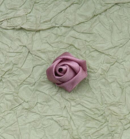 25 Pcs Satin Fabric Rose 1.5 CM Cute Mini Vintage Flowers for DIY Crafting Sewing Dress Hair Pin Headband Wedding Party Decoration Supplies (Red) in Saudi Arabia