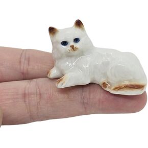 WitnyStore Tiny 1 "أبيض بني مدبب قطط قط ، تمثال نائم نائم - مصغرة مصنوعة يدويًا مصنوعة من القطط الخزفية المملوءة بالقطط القطط للحيوان الخزف الزخرفي