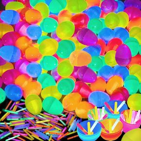 100 pcs توهج في بيض عيد الفصح المظلم بشكل كبير مع 200 عصي توهج لأطفال سلة سلة أساسية ، 6 ألوان عيد الفصح مطاردة للأطفال فتي