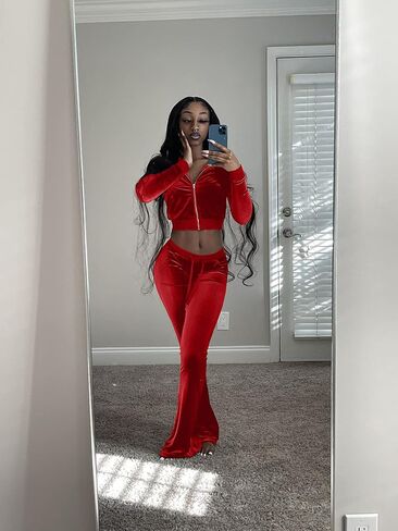 بدلة رياضية قطيفة لطيفة للنساء مكونة من قطعتين أطقم ملابس مثيرة مع قلنسوة بسحاب وسترات قصيرة مع جيب in Kuwait