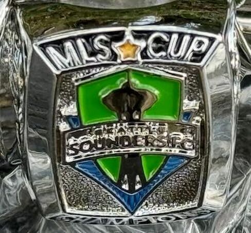 صُنع لمحبي سياتل ساوندرز - حلقة بطولة طبق الأصل لكأس FC MLS *محدود* 2016، مقاس 12، عبوتان in Saudi Arabia