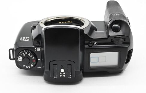 هيكل كاميرا Canon A2e مقاس 35 مم SLR فقط، يستخدم نظام تركيب عدسة Canon EF وفيلم ملون/أبيض وأسود مقاس 35 مم (متجدد) in Kuwait