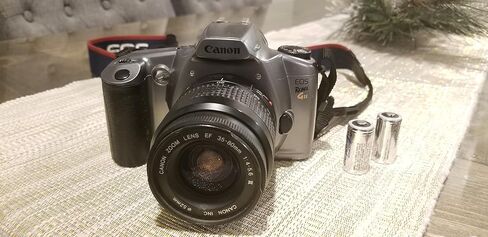 طقم كاميرا Canon EOS Rebel GII / XSn مقاس 35 مم SLR مع عدسة تركيز تلقائي EF (متجددة) in Kuwait