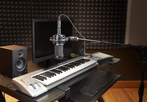 ميكروفون مكثف ستوديو بغشاء كبير من Audio-Technica AT2035 (متجدد) in Saudi Arabia