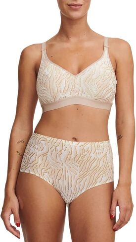 Chantelle Women's C Magnifique Full Bust Wireless Bra in Kuwait