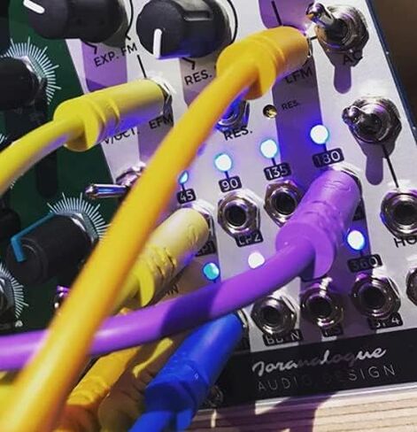 مجموعة كابلات Luigis Modular Supply Spaghetti Eurorack Patch مكونة من 5 كابلات حمراء، 24 60 سم in Kuwait