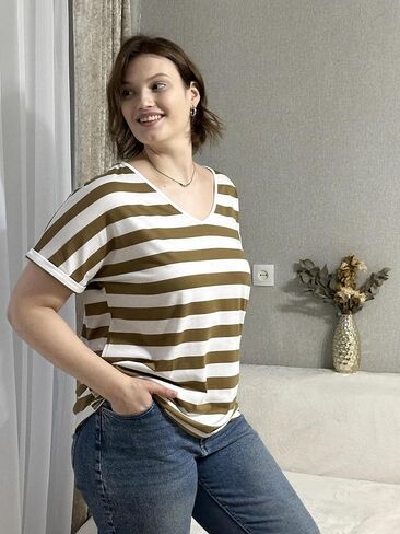 IN'VOLAND Plus Size Tops Short Sleeve Tee Shirt V Neck Loose Fit Striped Loose Casual T Shirt Summer Blouses in Kuwait
