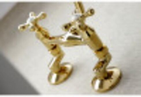 Kingston Brass KS213C صنبور مطبخ مثبت على الحائط في المنتصف قابل للتعديل من Kingston، 7 بوصات، كروم مصقول in Kuwait
