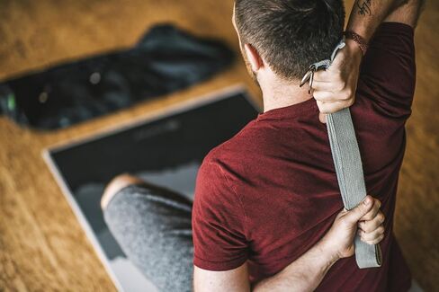 حزام اليوجا من جايام، حزام مطاطي رياضي ممتاز مع حلقة إبزيم معدنية قابلة للتعديل على شكل حرف D | تمارين اللياقة البدنية والتمدد لليوجا والبيلاتس والعلاج الطبيعي والرقص وتمارين الصالة الرياضية in Kuwait