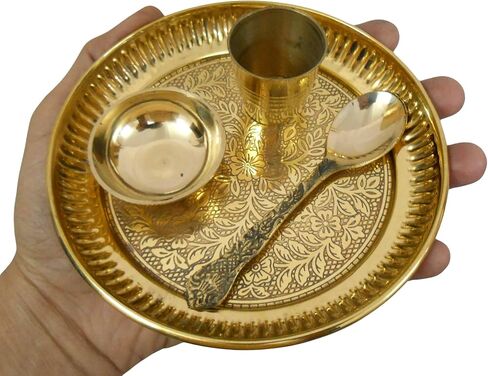 مجموعة الحرف الهندية من النحاس ثالي من أجل Bhog إلى Kanha Thakur ji Indian Hindu God Rituals Puja Plate. طقم 4 قطع (طبق، كاتوري، زجاج، ملعقة) in Saudi Arabia