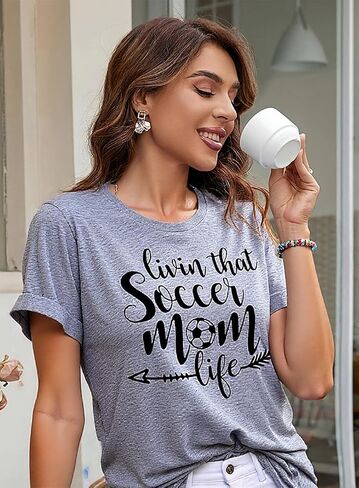 تي شيرت نسائي Livin That Soccer Mom Life برقبة دائرية وأكمام قصيرة in Kuwait