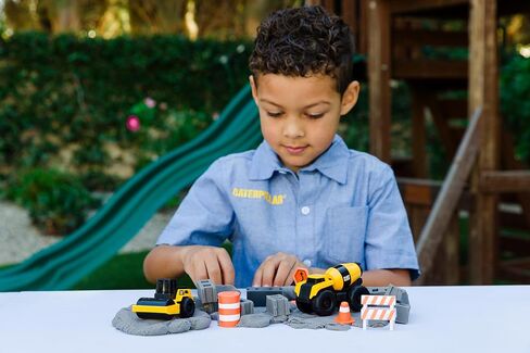 CAT Construction Toys, Dig N' Build Dirt Playset with 10 Oz of Compound, 2 Little Machine Vehicles, Ages 3+ in Kuwait