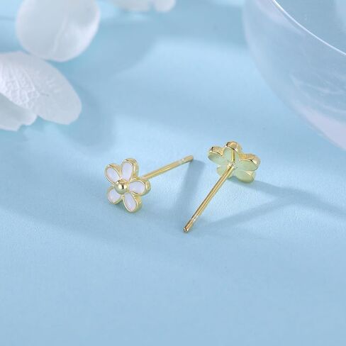 SLUYNZ Solid 925 Sterling Silver Little Daisy Earrings Studs for Women Teens Petite Flowers Studs Earrings in Kuwait