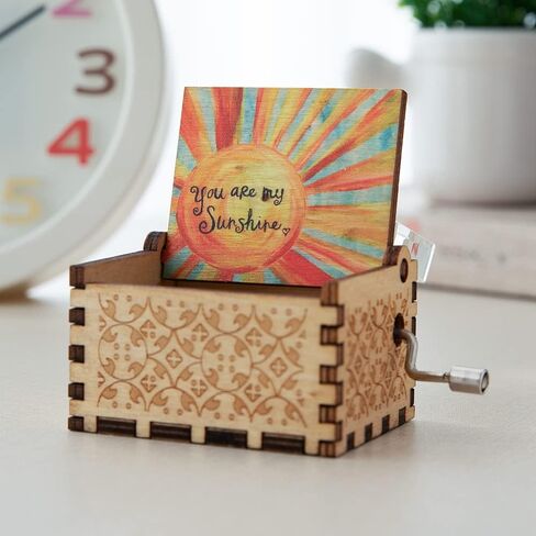 صندوق موسيقى You are My Sunshine - صندوق موسيقي خشبي مصنوع يدويًا مع لوحات زخرفية على شكل قلب من الأكريليك، هدايا عباد الشمس اللطيفة للأم والابنة وعيد ميلاد الذكرى السنوية لعيد الأم in Kuwait