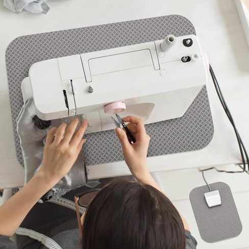 ترقية 2 أحجام حصيرة كاتبة لآلة الخياطة ، وسادة مزدوجة الجوانب غير المنزلق لدواسة قدم آلة الخياطة ، حصيرة آلة الخياطة تقلل من الاهتزاز وحركة التطريز على خياطة اللحف ، 20 "x14" و 14 "x9" - أسود in Kuwait