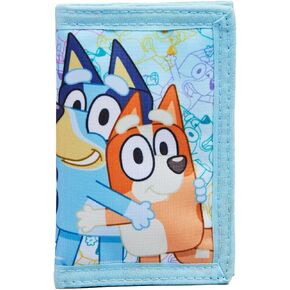 محفظة Bluey Kids Trifold - محفظة متينة وخفيفة الوزن من الأزرق والبنغو مع إغلاق الفيلكرو - مثالية للبنين والبنات ، الأزرق ، الصغير ، غير الرسمي