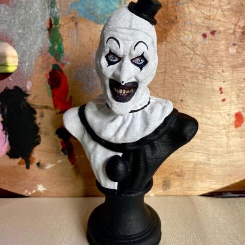 Scary Evil Clown Bust Statue, Halloween Ornaments, Scary Halloween Clown Decoration, Realistic Clown Figurine, Ghost Scary Sculpture, Horror Halloween Decorative, for Home Office Party Decor(C) in Saudi Arabia