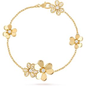 Dazzling 18K Gold Shamrock Bracelet - Minimalist and Versatile Diamond Bracelet for Women - exquisite Jewelry Gift for Ladies