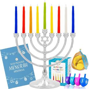 مجموعة Dreidel Company Complete Hanukah Menorah ، 7 "Menorah ، 44 شمعة ملونة ، 4 دريدلات خشبية متعددة الألوان ، 4 عملات شوكولاتة بلجيكية Gelt ، دليل Chanukah الشامل (مجموعة من 1)