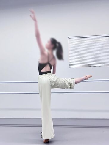 Running/Dance Woven Sports Pants Mid-Rise Elastic Waistband for Women in Saudi Arabia