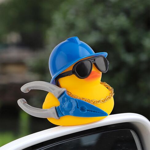Wonuu Car Dashboard Decorations Ducks Rubber Rubber ، Builder Puilder Rubber Ducky لزخرفة السيارة اللطيفة مع أداة ، قبعة صلبة ، نظارات ، قلادة (مطرقة) in Kuwait