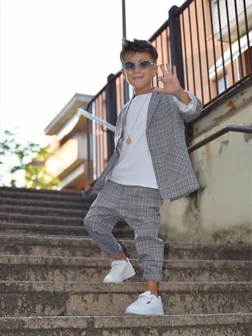 LOLANTA Boys Casual Suits Wedding Outfits Kids 2 Piece Gentleman Blazer and Pants Set Dresswear in Kuwait
