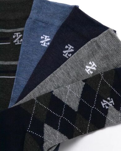 Izod Boys Crew Socks - 5 Pack Trease Soft Stretch Performance Crew Dress Dress For For Toddlers to Big Boys (حجم الحذاء: S -L) in Kuwait