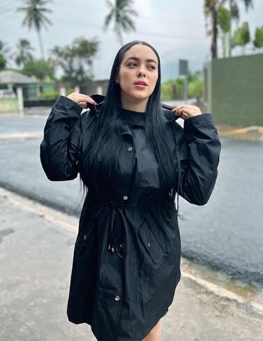 IN'VOLAND Plus Size Rain Jackets For Women Waterproof Rain Coats with Hood Lightweight Windbreaker Outdoor Trench Coat in Saudi Arabia