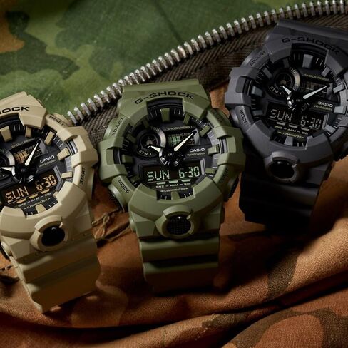 Casio Men's 700uc Series G-Shock Quartz 200M WR حزام راتنج مقاوم للصدمة وحالة in Kuwait