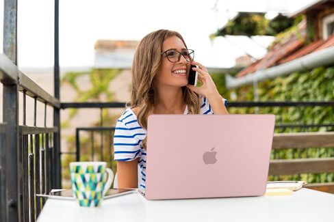 Teryeefi متوافق مع حافظة M3 MacBook Air 15 بوصة A2941 A3114 [إصدار 2023 2024]، هيكل صلب من البلاستيك مع غطاء لوحة المفاتيح ومحول USB C لجهاز MacBook Air الجديد 15.3 بوصة مع معرف اللمس، وردي طباشيري غير لامع in Saudi Arabia