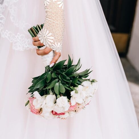 TeeYee Women's Floral Fingerless Sunblock Lace Elegant Short Floral Gloves for Bridal Party Prom in Saudi Arabia
