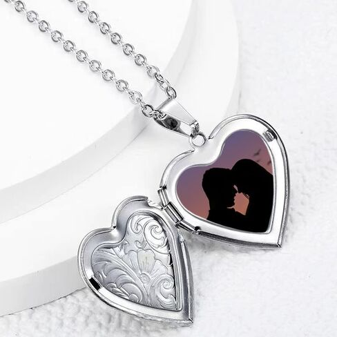 2 Pcs Locket Necklace that Holds Pictures Stainless Steel Locket Pendant Necklace Memory Photo Pendant Necklace for Women Girls in Kuwait