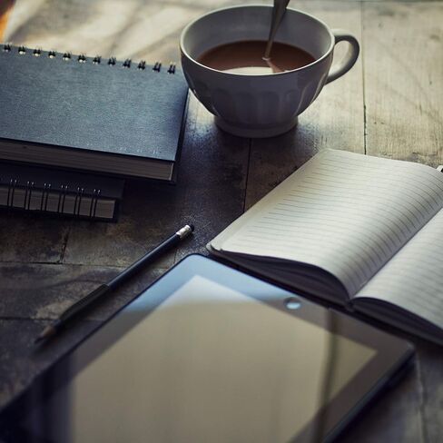 مجموعة Omni Grip مكونة من 6 مقابض مريحة ممتازة، مثالية لأقلام Apple وقلم Apple Pencil 2 وأقلام الرصاص والأقلام الرصاص in Saudi Arabia