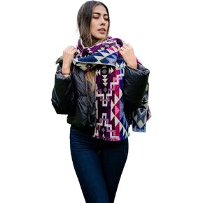 وشاح الصوف الألباكا للرجال والنساء ، المصنوع من أفضل صوف الألباكا - دافئ ومريح مع الألوان الفريدة.
