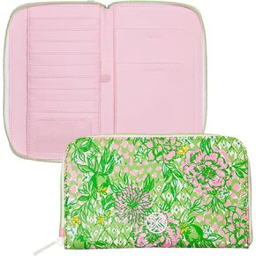 Lilly Pulitzer Leatherette Travel Wallet للنساء وحامل جواز السفر مع نافذة الهوية وفتحات البطاقات والجيوب الداخلية ، والليمون شعور جيد