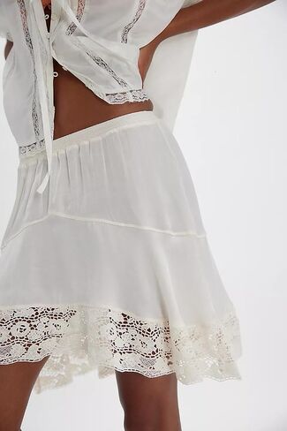 UAURORAO Women Lace Trim Half Slip Skirt Elastic Y2k Floral Sheer Mini Skirt Ruffle Pleated Underskirt Shirt Extender in Kuwait