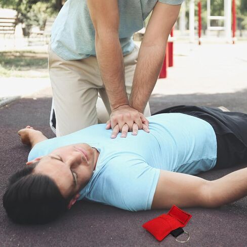 قناع AOUTACC 5 قطع من قناع CPR وقفازات PVC للاستعمال مرة واحدة للجيب أو سلسلة المفاتيح، درع وجه الطوارئ CPR مع حاجز تنفس بصمام أحادي الاتجاه للإسعافات الأولية أو التدريب بالدرهم الإماراتي in Saudi Arabia