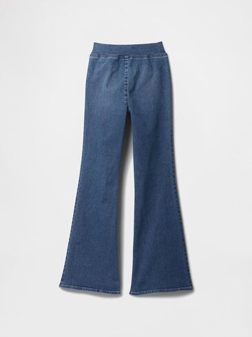 Gap Girls 'Gull-on Flare Jean in Saudi Arabia