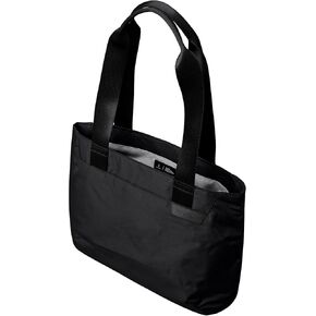 عناصر Alpaka Tote S - حقيبة تحمل في المدينة الداخلية الواسعة مع جيوب الانزلاق ، والاستخدام غير الرسمي ، والمكانة الذاتية ، والجبهة المغناطيسية والطابق الرئيسي ، والنسيج المقاوم للطقس ، وحلقات carabiner