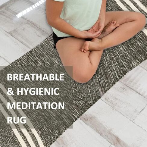 سجادة يوجا باللون الأسود الفحمي مضادة للانزلاق in Kuwait