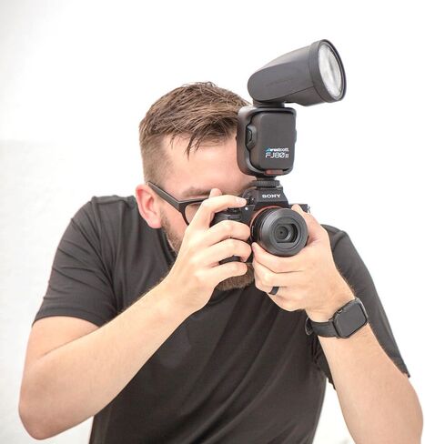 Westcott FJ80 II Universal Touchscreen 80Ws Speedlight - TTL ودليل للفلاش الموجود على الكاميرا وخارج الكاميرا (متعدد العلامات التجارية) in Kuwait