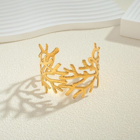 Woworama chunky Gold Shell Cuff Pracelets for Women Wide Hangled Starfish Bracelet Gold Coral Reef Bracelet Boho Summer Beach Bracelet in Kuwait