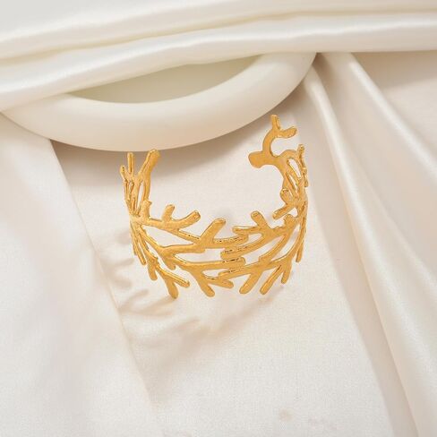 Woworama chunky Gold Shell Cuff Pracelets for Women Wide Hangled Starfish Bracelet Gold Coral Reef Bracelet Boho Summer Beach Bracelet in Kuwait