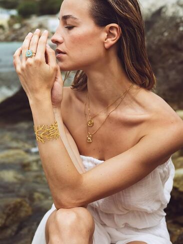 Woworama chunky Gold Shell Cuff Pracelets for Women Wide Hangled Starfish Bracelet Gold Coral Reef Bracelet Boho Summer Beach Bracelet in Kuwait