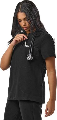 PEELZ RINA 4-POCKET A-NECK WOND TOP-Soft Fabric Scrubs ، تصميم جيب ذكي ، قمم فرك ضئيلة للنساء in Kuwait