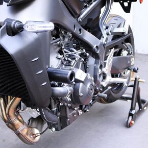 Shogun USA Made Bundle Kit Yam MT-09 MT09 MT 09 SP 2021 2022 2023 2024 2025 No Cut Black Frame Sliders & Matching Swingarm Spools - 751-6449