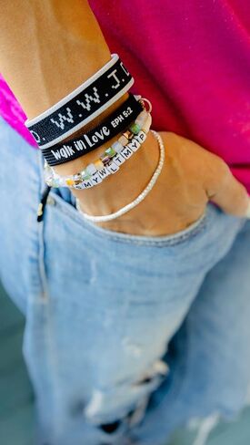 Daily Devotional Bracelets - Bible Verse Bracelets - Scripture Bracelets - NFC Tap Bible Bracelets in Saudi Arabia